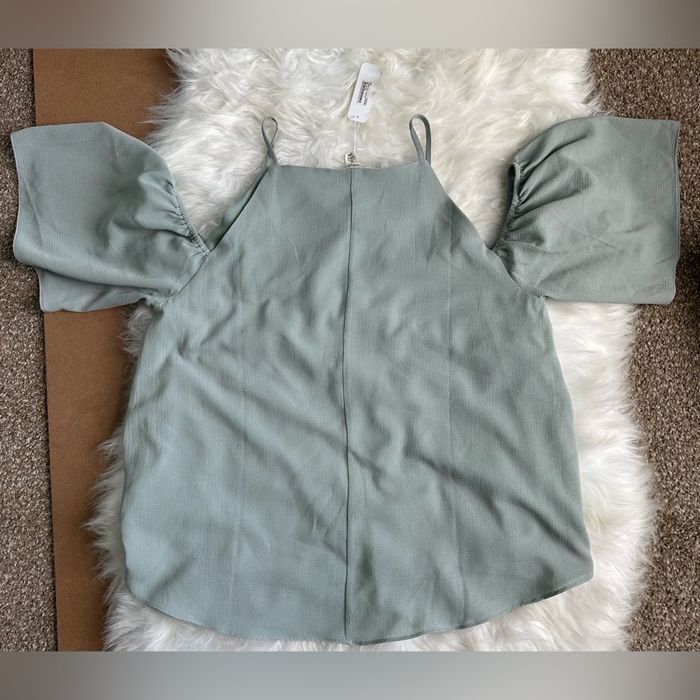 Cold shoulder mint green summer shirt in size M - Picture 5 of 5